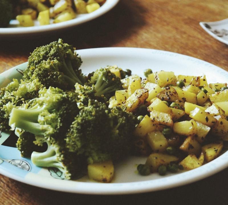 Crispy Ranch Potatoes with Broccoli & Peas
