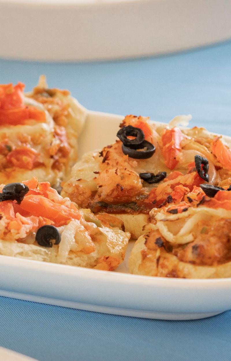 10-Minute English Muffin Pizzas