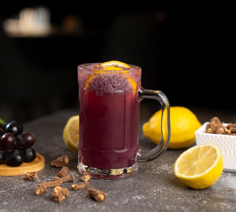 5-Minute Grape & Lime Spritzer